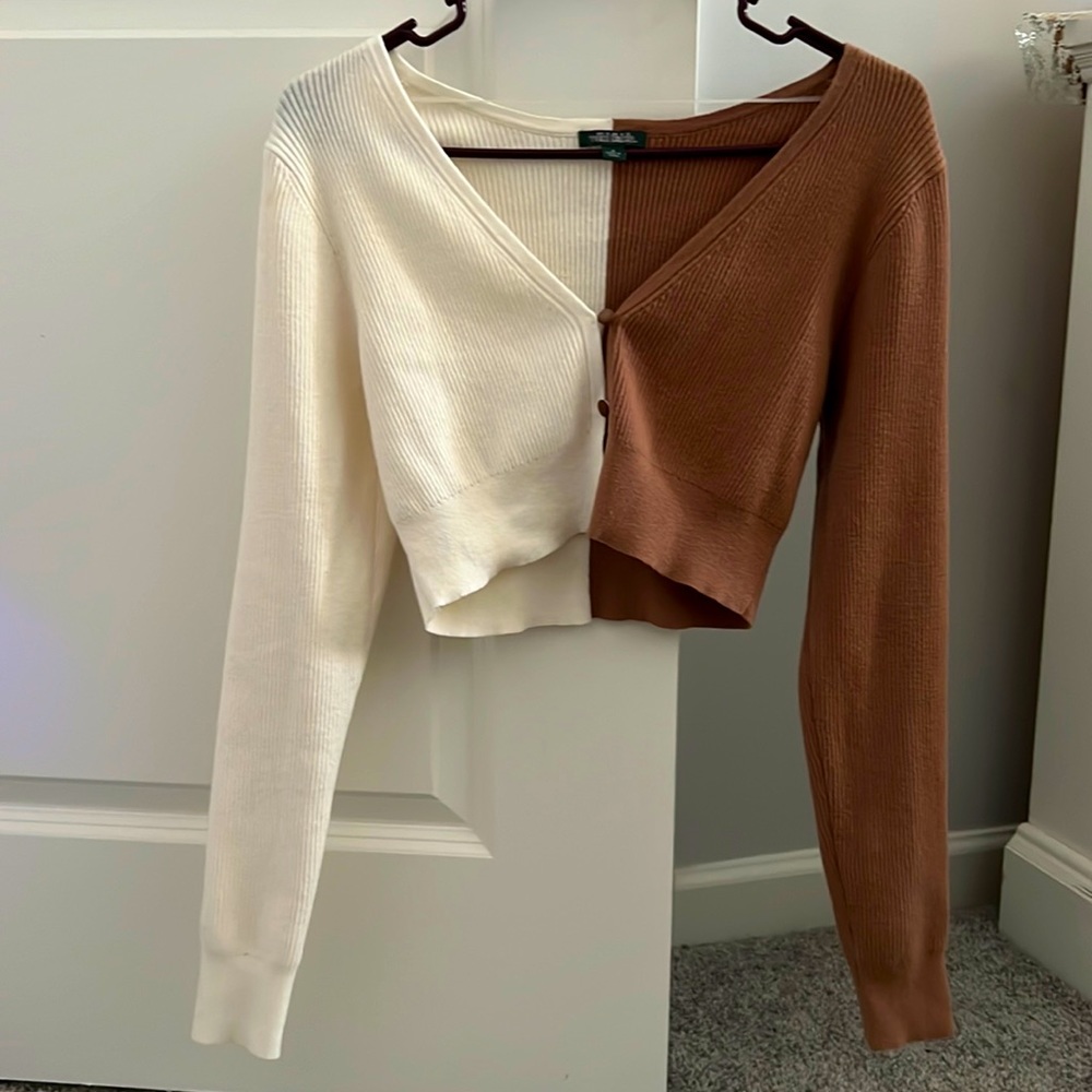 Cropped two-toned cardigan